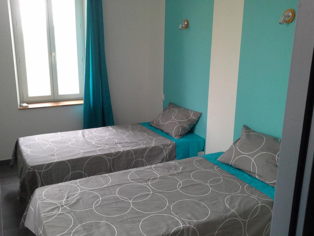Millot Conilhac Bed and Breakfast Δωμάτιο φωτογραφία